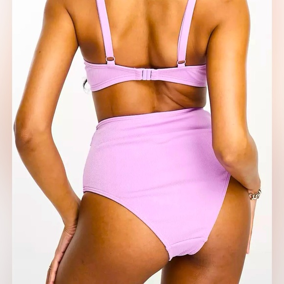 High waist bikini bottoms with belt detail - Picture 2 of 3